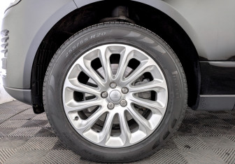Подержанный автомобиль Land Rover Range Rover 2018 года (18 фото)