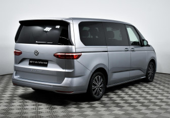 Подержанный автомобиль Volkswagen Multivan 2022 года (3 фото)