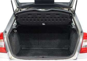 Подержанный автомобиль Skoda Octavia Liftback 2011 года (20 фото)