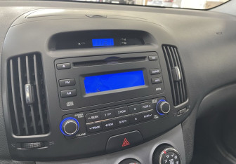 Подержанный автомобиль Hyundai Elantra Sedan 2009 года (13 фото)