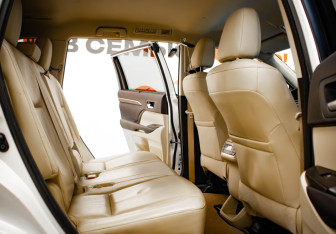 Подержанный автомобиль Toyota Highlander 2014 года (24 фото)