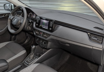 Подержанный автомобиль Skoda Rapid Liftback 2021 года (11 фото)