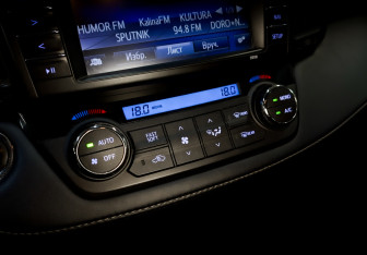 Подержанный автомобиль Toyota RAV4 2019 года (23 фото)