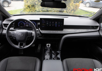 Подержанный автомобиль Toyota Camry Sedan 2024 года (11 фото)