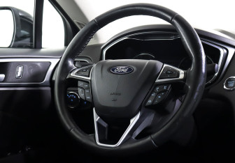 Подержанный автомобиль Ford Mondeo Sedan 2017 года (14 фото)