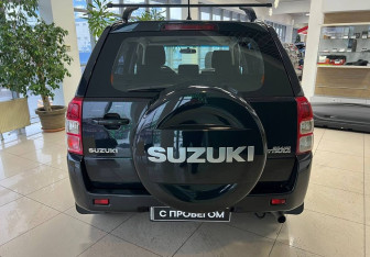 Подержанный автомобиль Suzuki Grand Vitara 2013 года (6 фото)