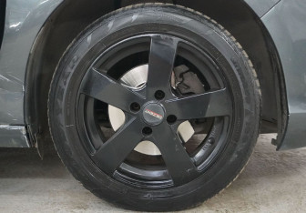 Подержанный автомобиль Citroen C4 Hatchback 2013 года (9 фото)