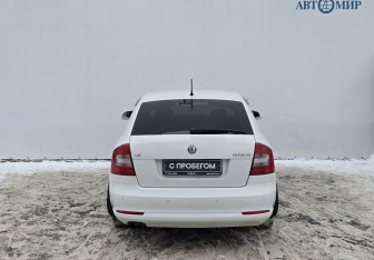 Подержанный автомобиль Skoda Octavia Liftback 2012 года (7 фото)