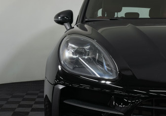 Подержанный автомобиль Porsche Macan 2020 года (23 фото)