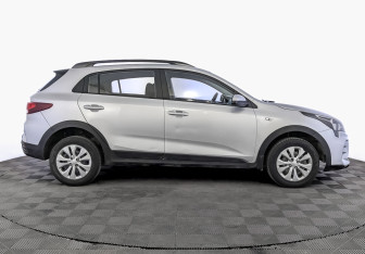 Подержанный автомобиль Kia Rio Hatchback 2021 года (4 фото)