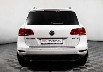 Подержанный автомобиль Volkswagen Touareg 2013 года (6 фото)