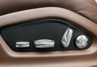 Подержанный автомобиль Porsche Cayenne 2020 года (19 фото)
