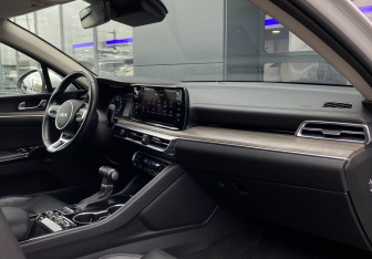Подержанный автомобиль Kia K5 2022 года (31 фото)