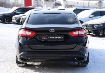 Подержанный автомобиль Ford Mondeo Sedan 2015 года (6 фото)