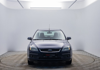 Подержанный автомобиль Ford Focus Sedan 2006 года (2 фото)