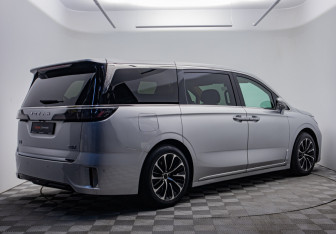 Подержанный автомобиль Voyah Dream 2022 года (4 фото)