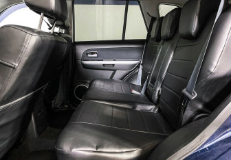 Подержанный автомобиль Suzuki Grand Vitara 2013 года (10 фото)