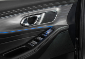 Подержанный автомобиль GAC GS8 2023 года (20 фото)