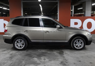 Подержанный автомобиль BMW X3 2008 года (4 фото)