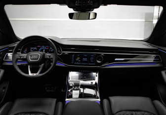 Подержанный автомобиль Audi SQ8 2024 года (8 фото)