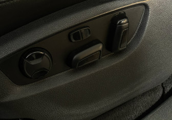 Подержанный автомобиль Volkswagen Touareg 2014 года (14 фото)