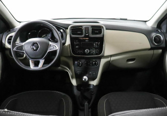 Подержанный автомобиль Renault Logan Sedan 2019 года (7 фото)