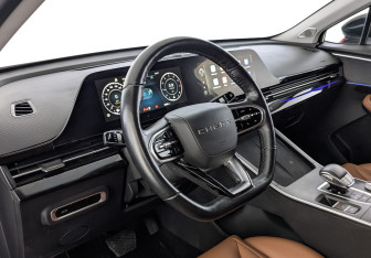 Подержанный автомобиль Omoda C5 2022 года (15 фото)