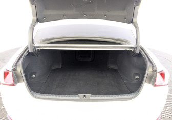 Подержанный автомобиль Lexus ES 2021 года (10 фото)