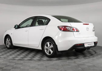 Подержанный автомобиль Mazda 3 Sedan 2012 года (7 фото)