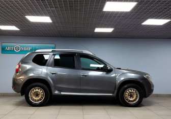 Подержанный автомобиль Nissan Terrano 2015 года (4 фото)