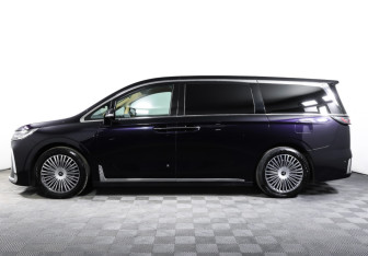 Подержанный автомобиль Voyah Dream 2024 года (8 фото)