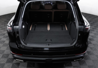 Подержанный автомобиль Chery Tiggo 9 2024 года (10 фото)