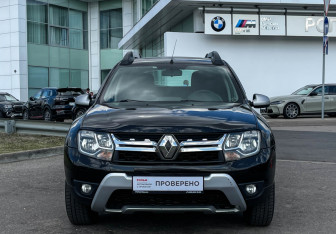 Подержанный автомобиль Renault Duster 2016 года (2 фото)