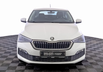 Подержанный автомобиль Skoda Rapid Liftback 2020 года (2 фото)