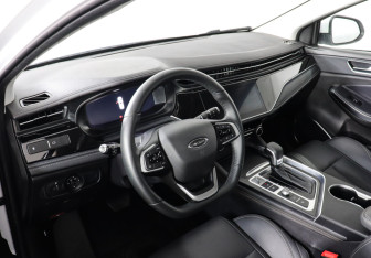 Подержанный автомобиль Omoda S5 2024 года (13 фото)
