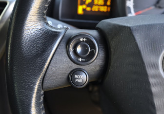 Подержанный автомобиль Toyota iQ 2009 года (13 фото)