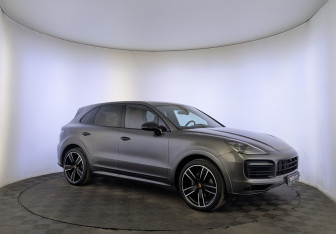 Подержанный автомобиль Porsche Cayenne 2019 года (3 фото)