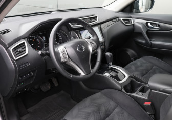 Подержанный автомобиль Nissan X-Trail 2016 года (16 фото)