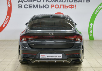 Подержанный автомобиль Kia K5 2021 года (5 фото)