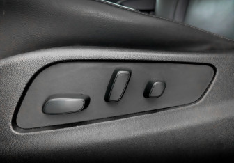 Подержанный автомобиль Cadillac XT4 2021 года (21 фото)