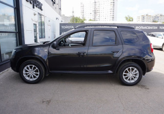 Подержанный автомобиль Nissan Terrano 2016 года (8 фото)