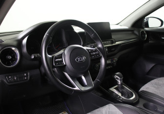 Подержанный автомобиль Kia Cerato Sedan 2019 года (7 фото)
