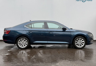 Подержанный автомобиль Skoda Superb Liftback 2017 года (4 фото)