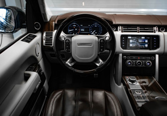 Подержанный автомобиль Land Rover Range Rover 2016 года (9 фото)