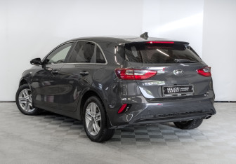 Подержанный автомобиль Kia Ceed Hatchback 2019 года (7 фото)