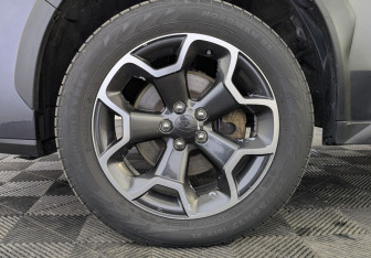 Подержанный автомобиль Subaru XV 2013 года (12 фото)