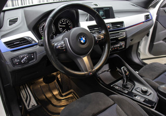 Подержанный автомобиль BMW X2 2019 года (16 фото)