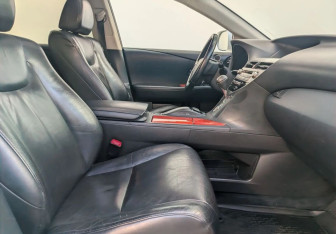 Подержанный автомобиль Lexus RX 2010 года (10 фото)