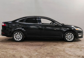 Подержанный автомобиль Ford Mondeo Sedan 2013 года (4 фото)