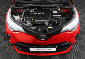 Подержанный автомобиль Toyota C-HR 2020 года (9 фото)